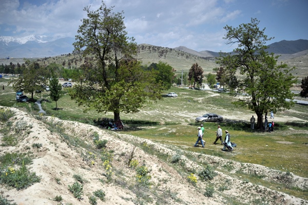 Afghan golf 600 3
