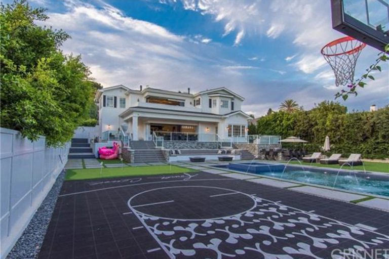 deandre-jordan-home-for-sale-pacific-palisades-basketball-hoop-768x512